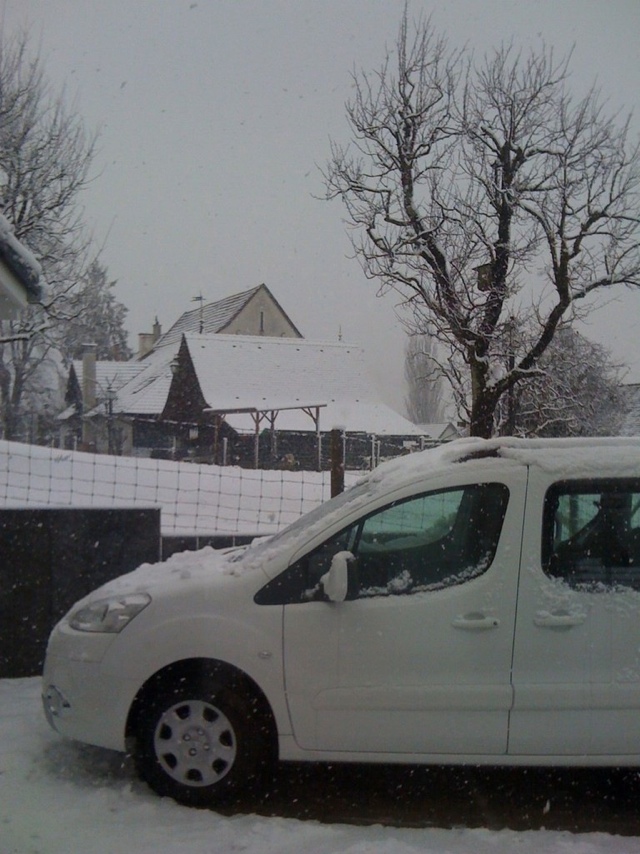 Peugeot Partner Tepee in the Snow